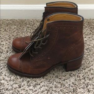 Frye boots brand new size 9.5